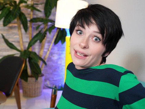 RefleXXX presents: Short hair kitty lynn gives a blowjob and gets fucked balls deep