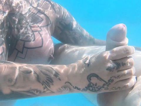 RefleXXX presents: Underwater bj pool fun with the creampies